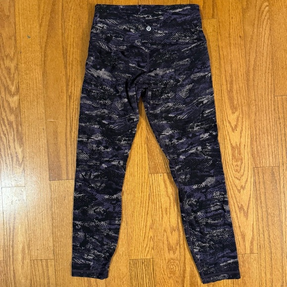 Lululemon Athletica Black Purple Patterned Leggings Womens Size 6 - Picture 2 of 6